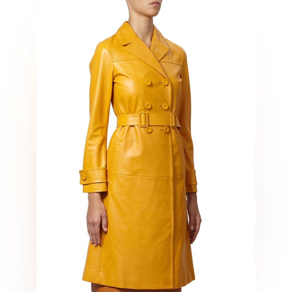 NWOT authentic BOTTEGA VENETA
Double-Breasted Calf Leather Trenchcoat in Yellow
